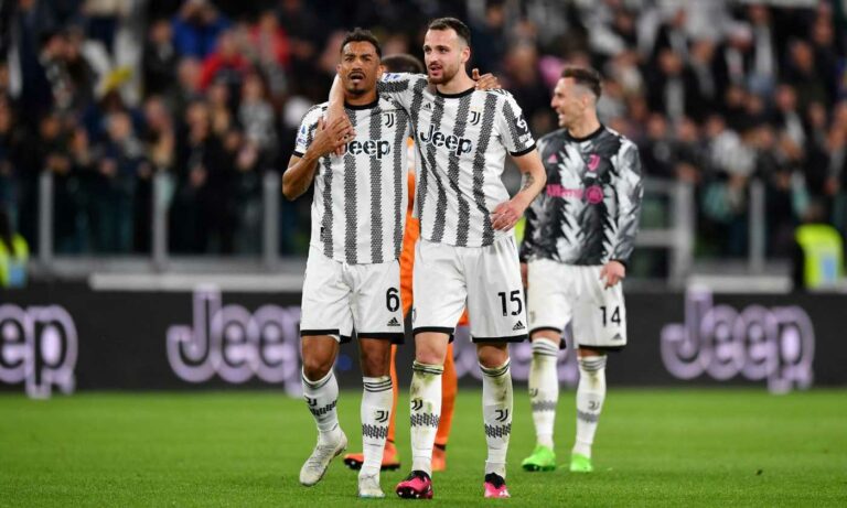 gatti.danilo.juve_.2022.23.abbraccio.1400x840-1